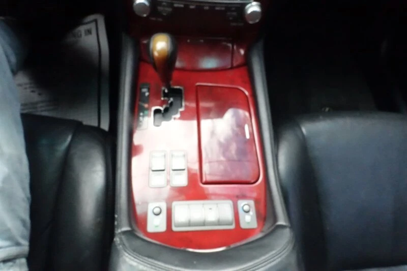 2010 Lexus LS 4th Gen - Image 15 of 18