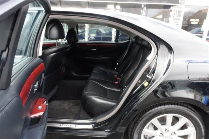 2010 Lexus LS 4th Gen - Image 10 of 18