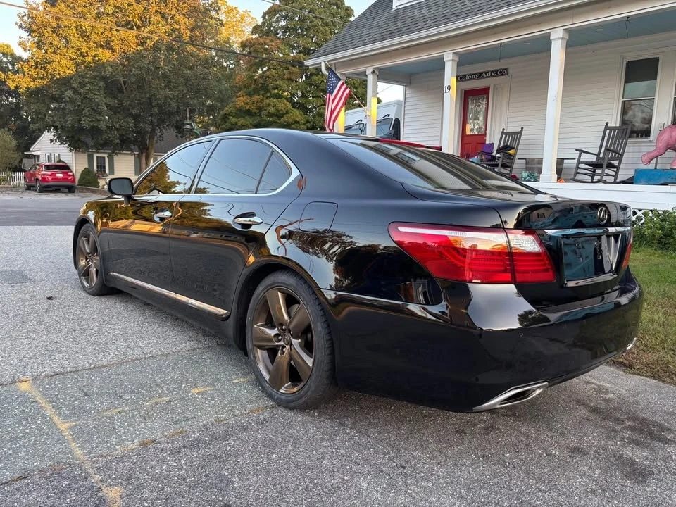 2010 Lexus LS 4th Gen - Image 4 of 4