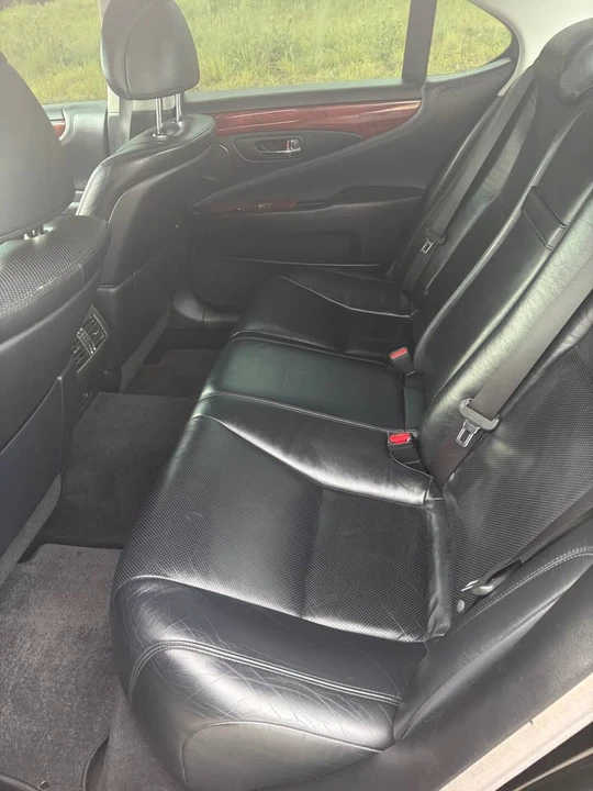 2010 Lexus LS 4th Gen - Image 6 of 8
