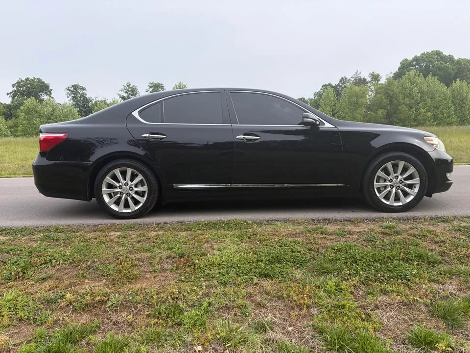 2010 Lexus LS 4th Gen - Image 4 of 8