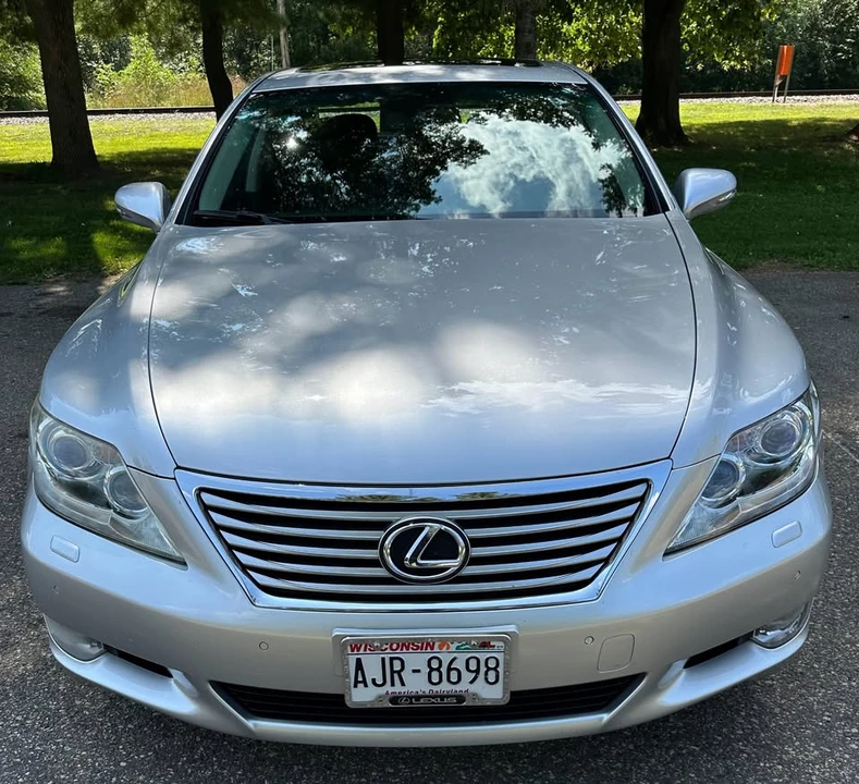 2010 Lexus LS 4th Gen - Image 7 of 13