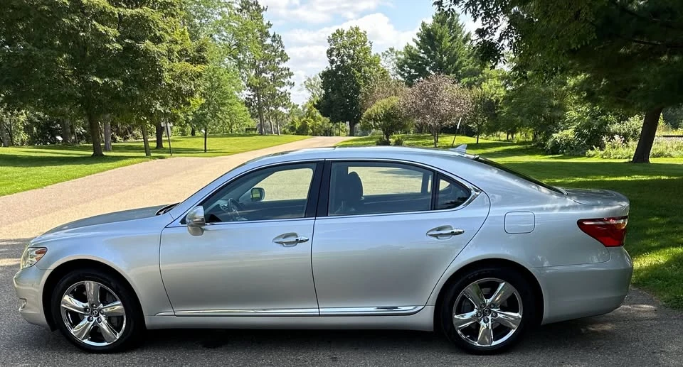 2010 Lexus LS 4th Gen - Image 8 of 13