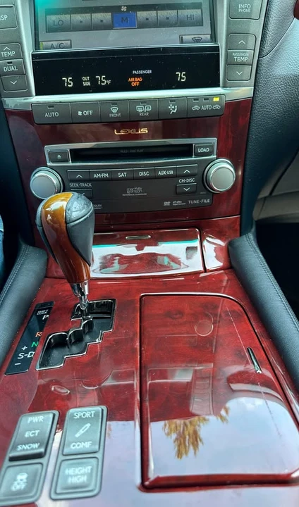 2010 Lexus LS 4th Gen - Image 2 of 13