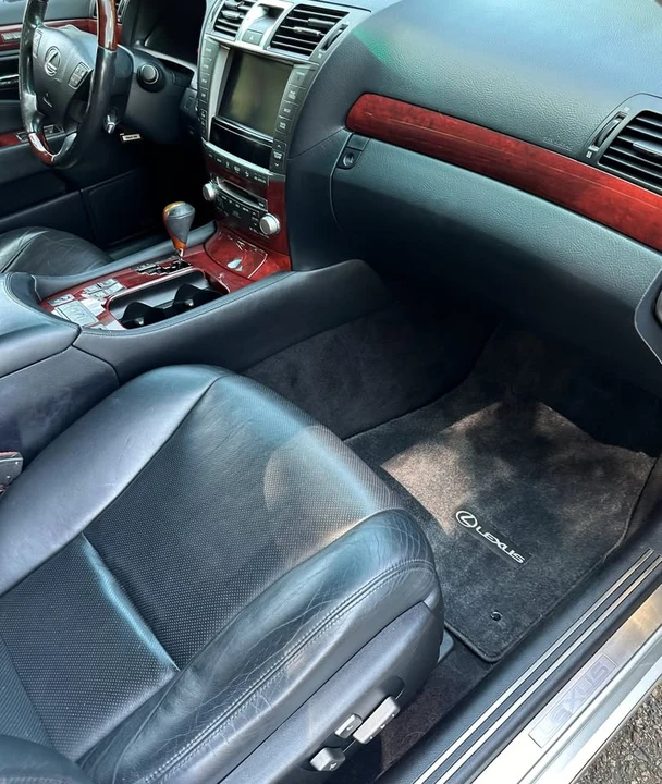 2010 Lexus LS 4th Gen - Image 5 of 13