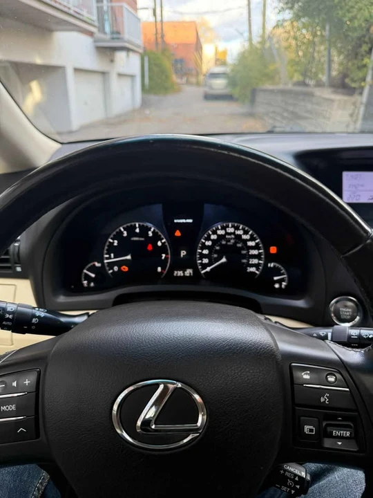 2010 Lexus LX 3rd Gen - Image 6 of 11