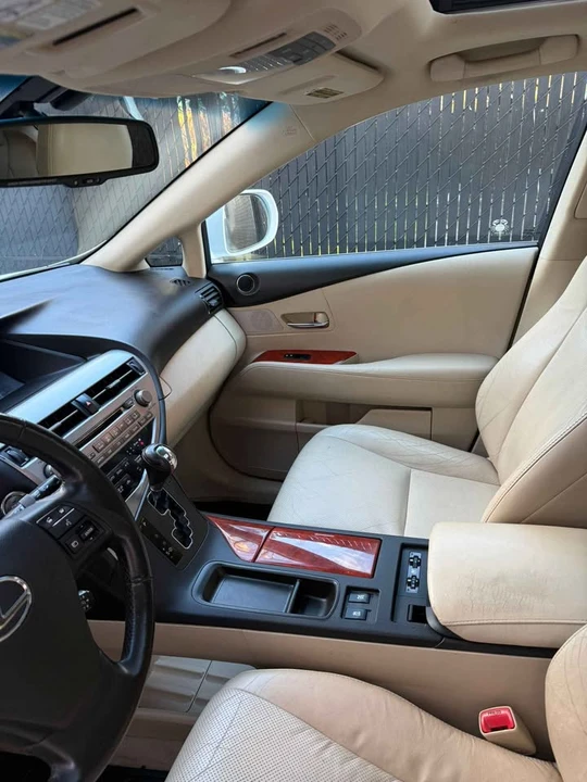 2010 Lexus LX 3rd Gen - Image 4 of 11