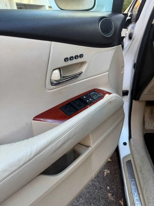 2010 Lexus LX 3rd Gen - Image 9 of 11