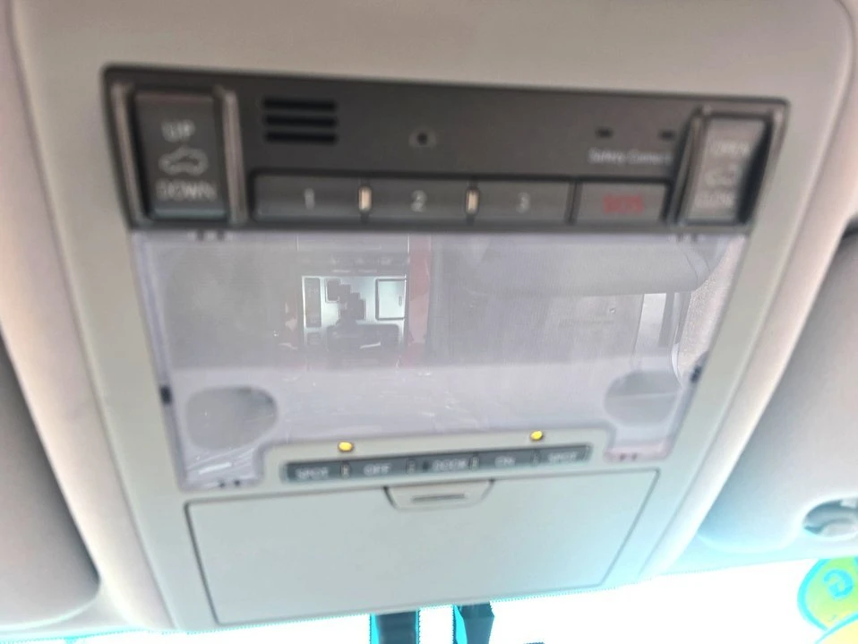 2010 Lexus LX 3rd Gen - Image 16 of 19