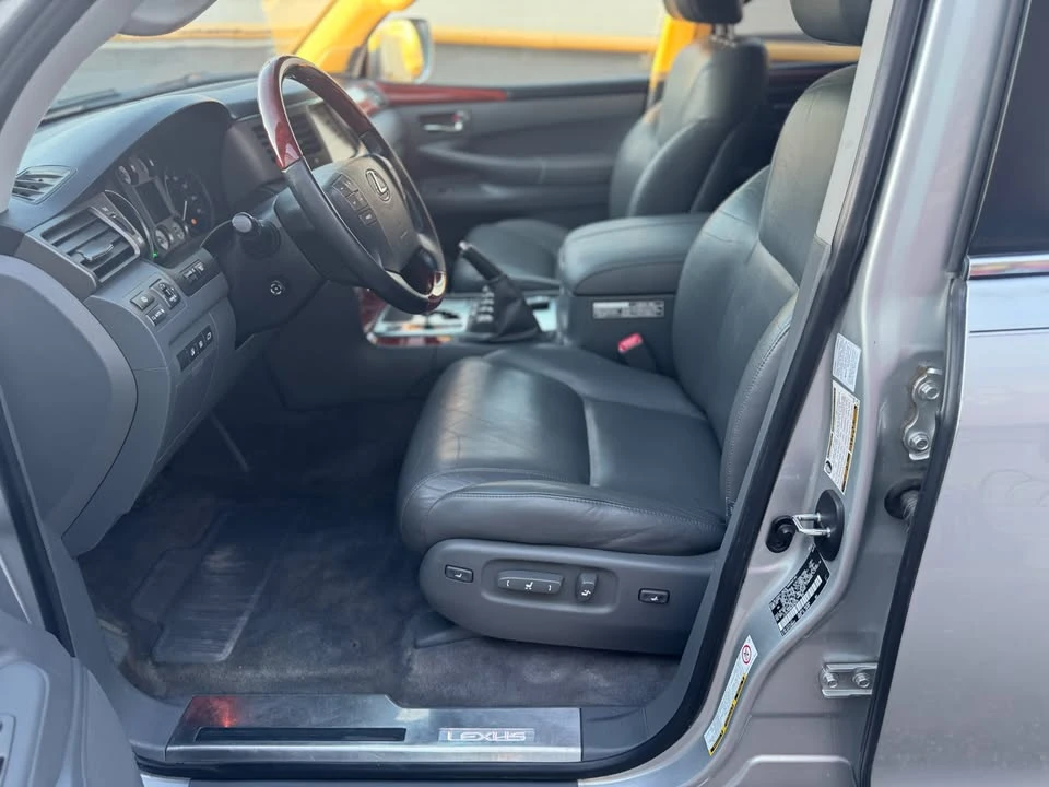 2010 Lexus LX 3rd Gen - Image 6 of 10