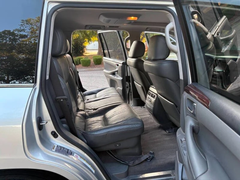 2010 Lexus LX 3rd Gen - Image 16 of 19