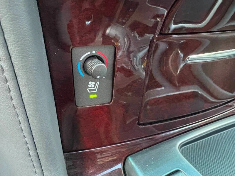 2010 Lexus LX 3rd Gen - Image 15 of 19