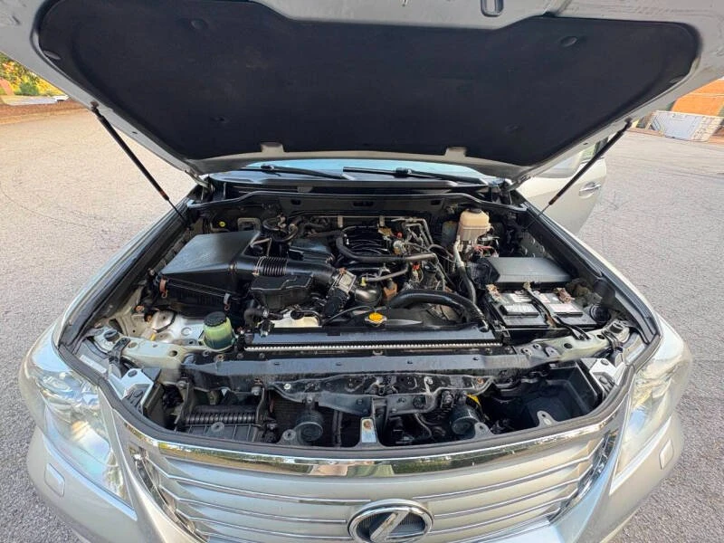 2010 Lexus LX 3rd Gen - Image 17 of 19