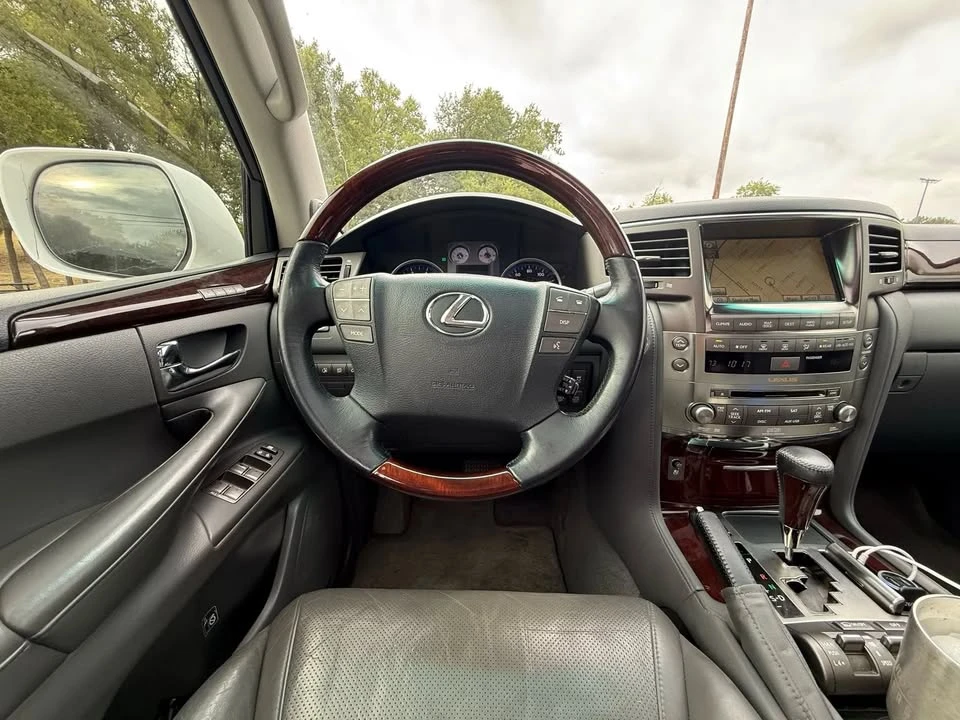 2010 Lexus LX 3rd Gen - Image 11 of 19