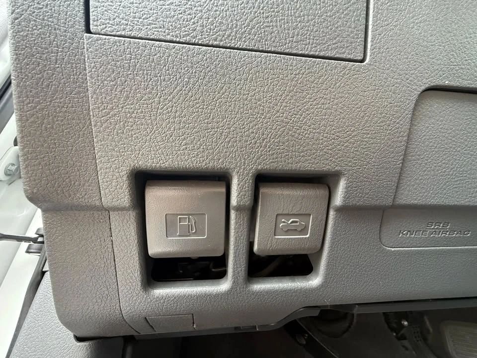 2010 Lexus LX 3rd Gen - Image 15 of 19