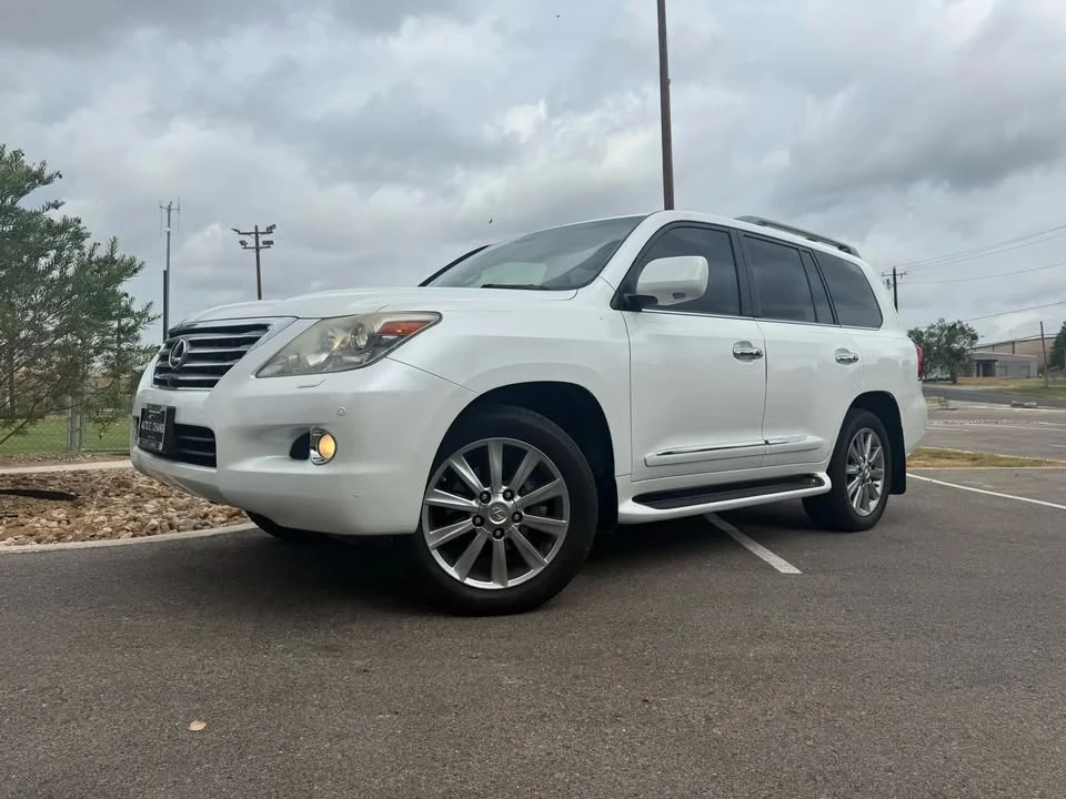 2010 Lexus LX 3rd Gen - Image 5 of 19