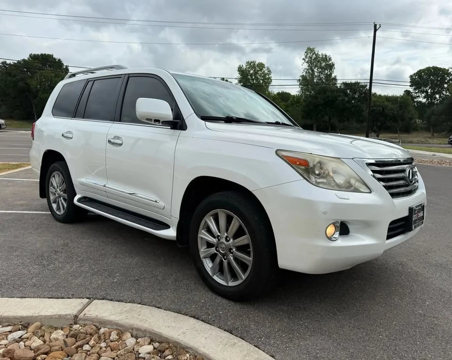 2010 Lexus LX 3rd Gen - Image 4 of 19
