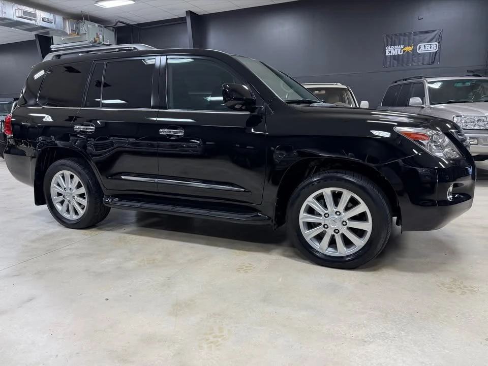 2010 Lexus LX 3rd Gen - Image 6 of 20