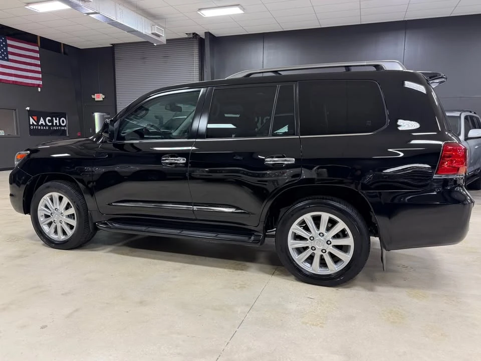 2010 Lexus LX 3rd Gen - Image 11 of 20