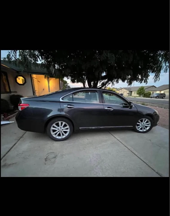 2010 Lexus ES 5th Gen - Image 3 of 8