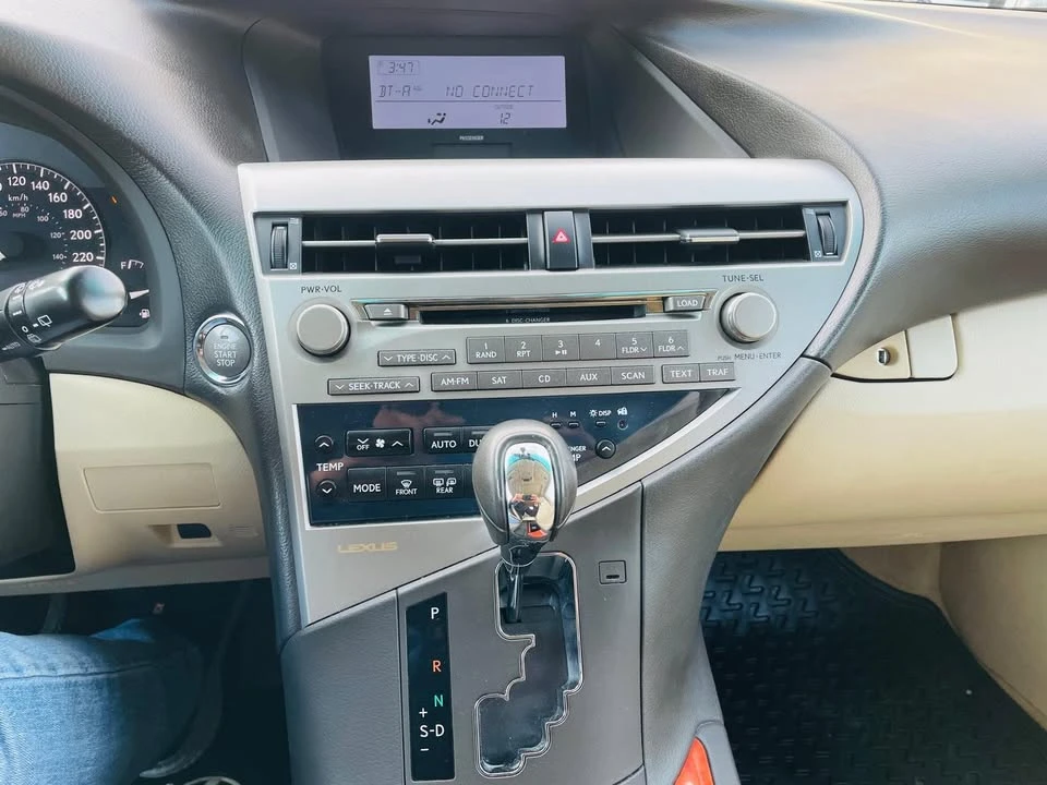 2010 Lexus RX 3rd Gen - Image 10 of 18