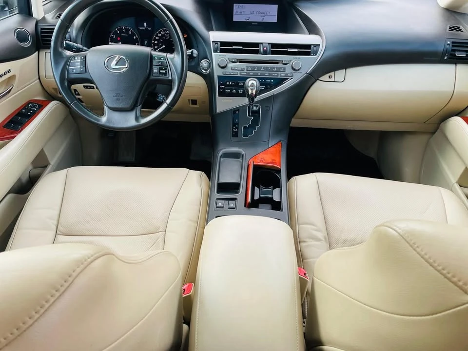 2010 Lexus RX 3rd Gen - Image 16 of 18