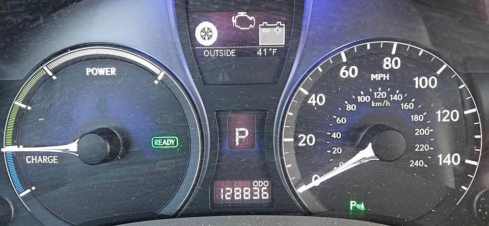 2010 Lexus RX 3rd Gen - Image 12 of 16
