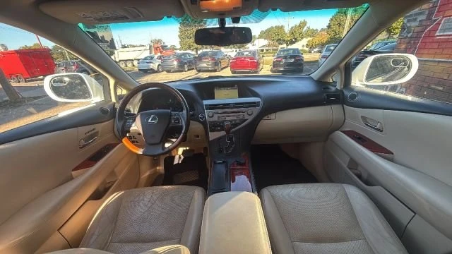 2010 Lexus RX 3rd Gen - Image 19 of 20