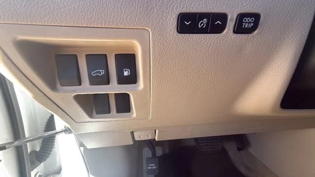 2010 Lexus RX 3rd Gen - Image 13 of 20