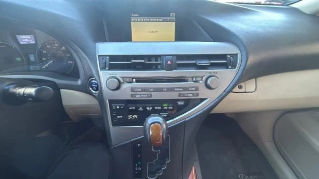 2010 Lexus RX 3rd Gen - Image 16 of 20