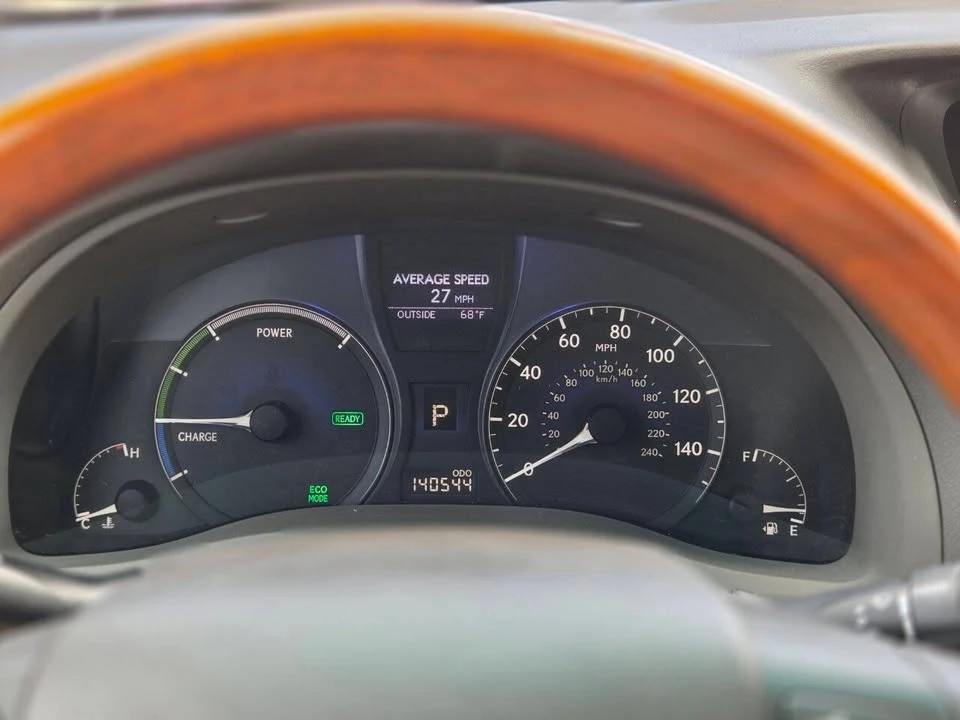 2010 Lexus RX 3rd Gen - Image 17 of 20