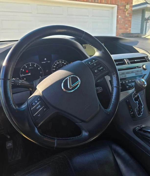 2010 Lexus RX 3rd Gen - Image 5 of 9