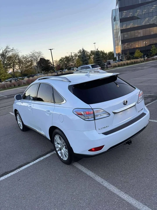 2010 Lexus RX 3rd Gen - Image 7 of 19