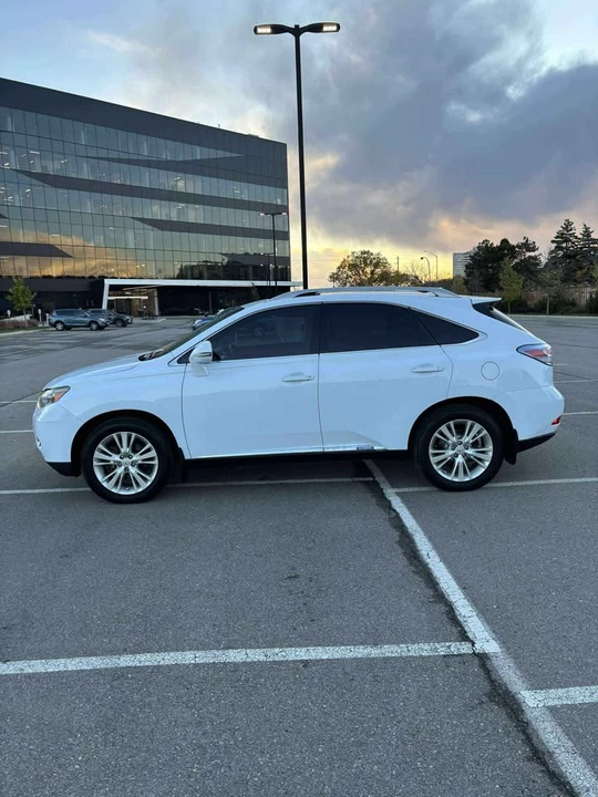 2010 Lexus RX 3rd Gen - Image 8 of 19