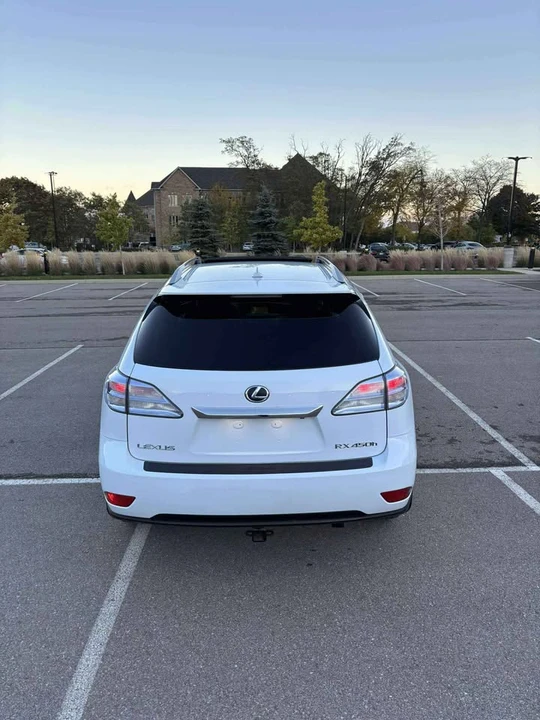 2010 Lexus RX 3rd Gen - Image 6 of 19