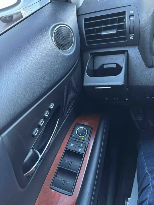 2010 Lexus RX 3rd Gen - Image 18 of 19