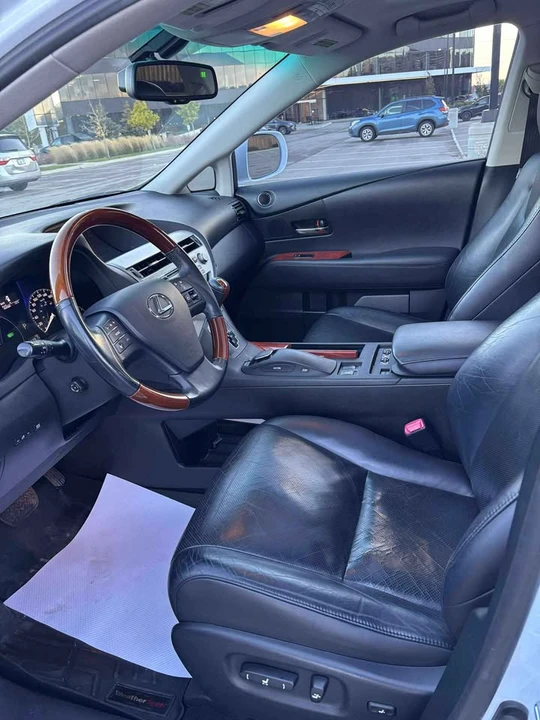2010 Lexus RX 3rd Gen - Image 13 of 19