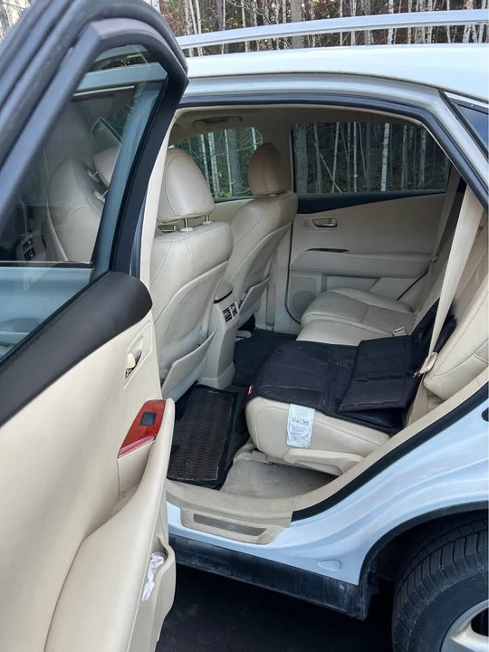2010 Lexus RX 3rd Gen - Image 9 of 15