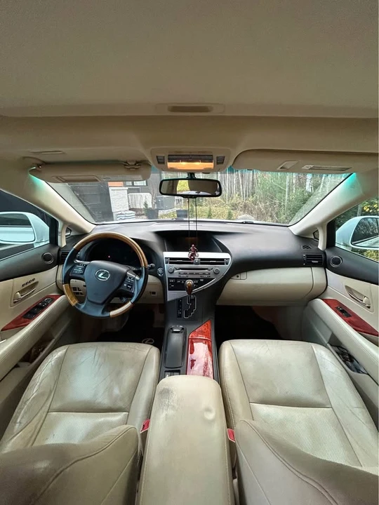 2010 Lexus RX 3rd Gen - Image 6 of 15