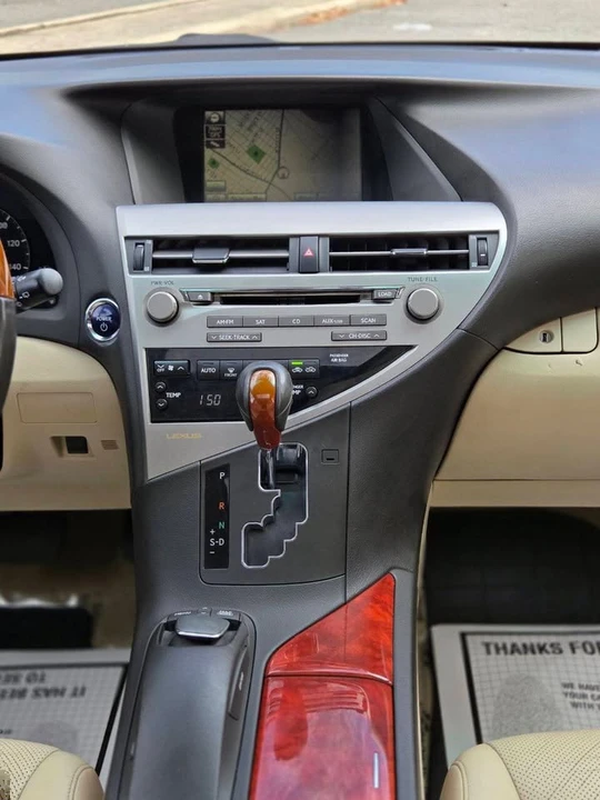 2010 Lexus RX 3rd Gen - Image 15 of 20