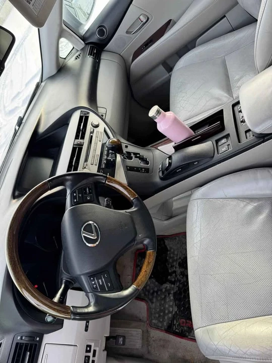 2010 Lexus RX 3rd Gen - Image 4 of 4