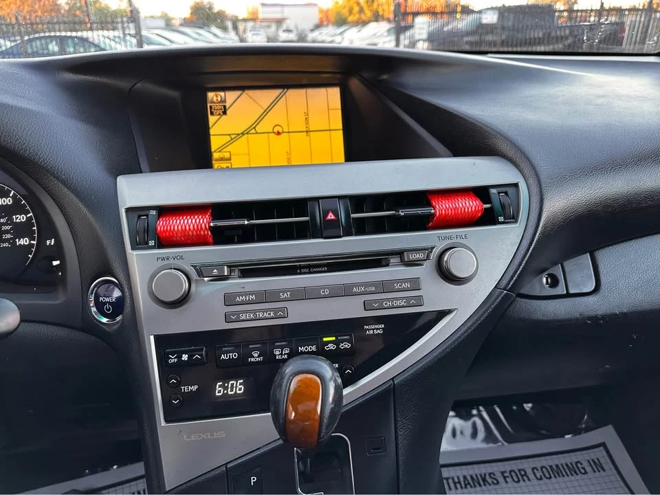 2010 Lexus RX 3rd Gen - Image 16 of 19