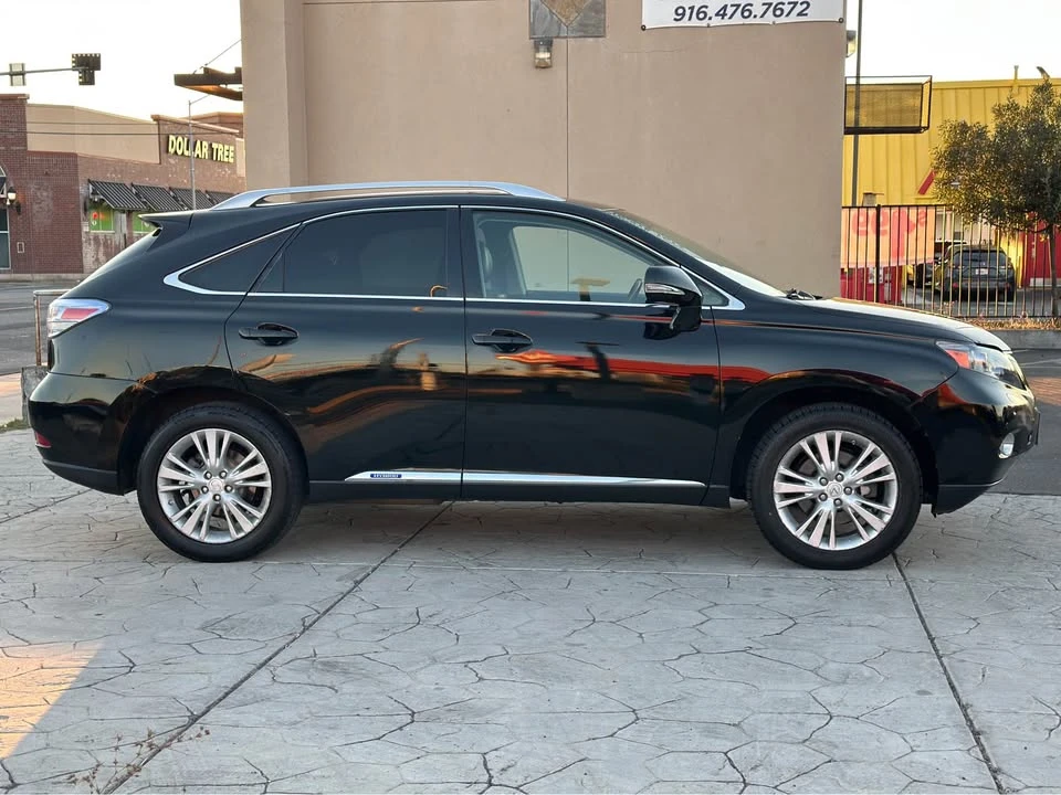 2010 Lexus RX 3rd Gen - Image 2 of 19