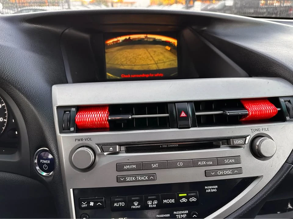 2010 Lexus RX 3rd Gen - Image 17 of 19