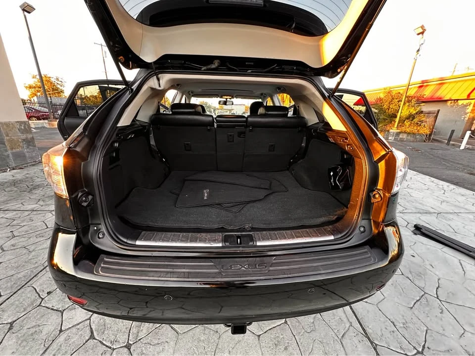 2010 Lexus RX 3rd Gen - Image 9 of 19