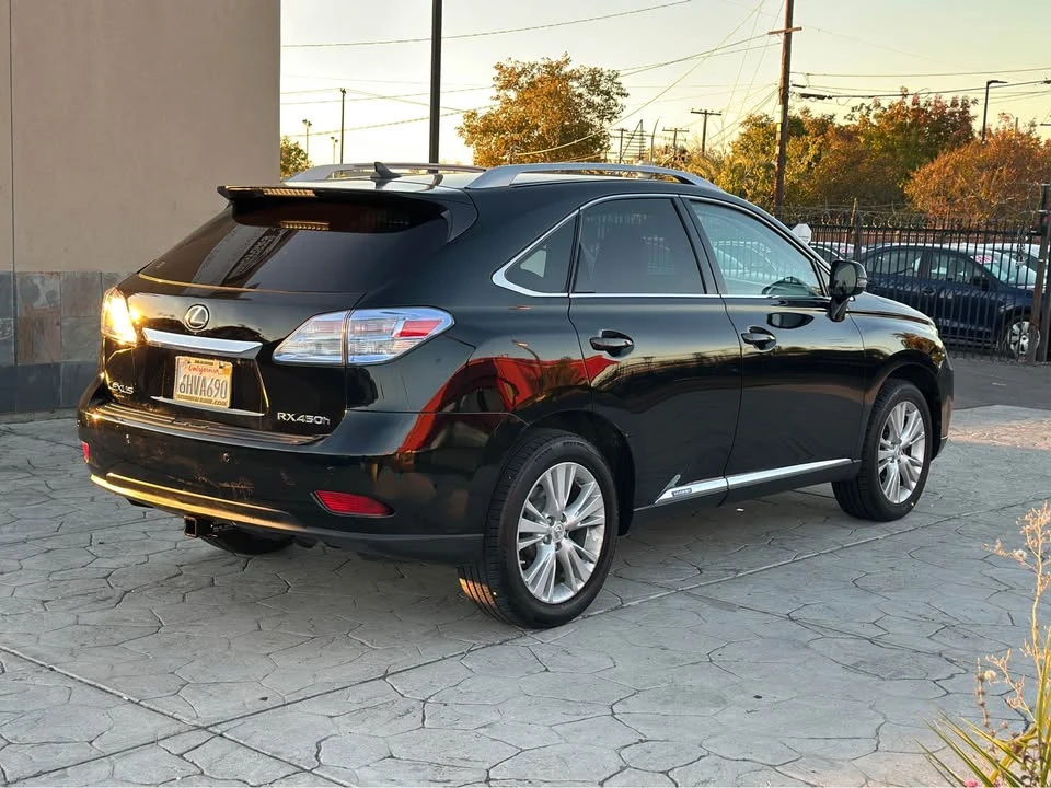 2010 Lexus RX 3rd Gen - Image 3 of 19