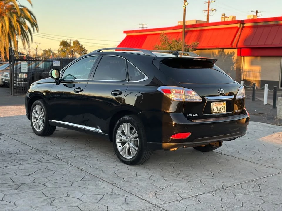 2010 Lexus RX 3rd Gen - Image 5 of 19