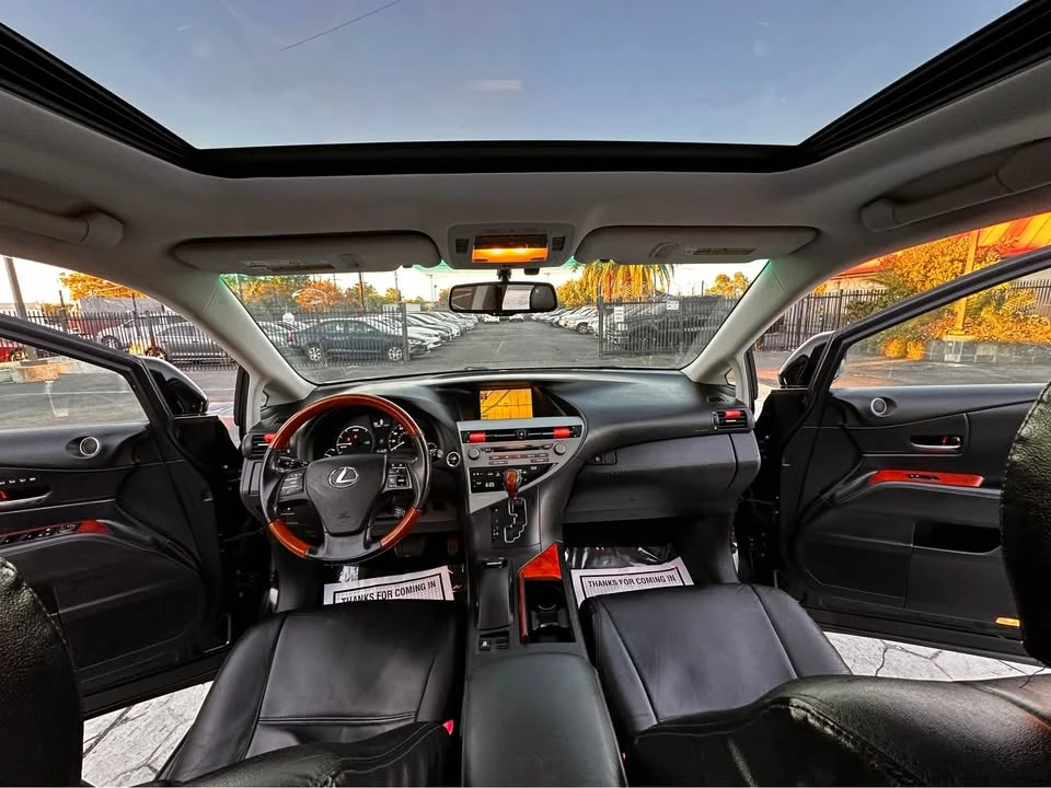 2010 Lexus RX 3rd Gen - Image 15 of 19