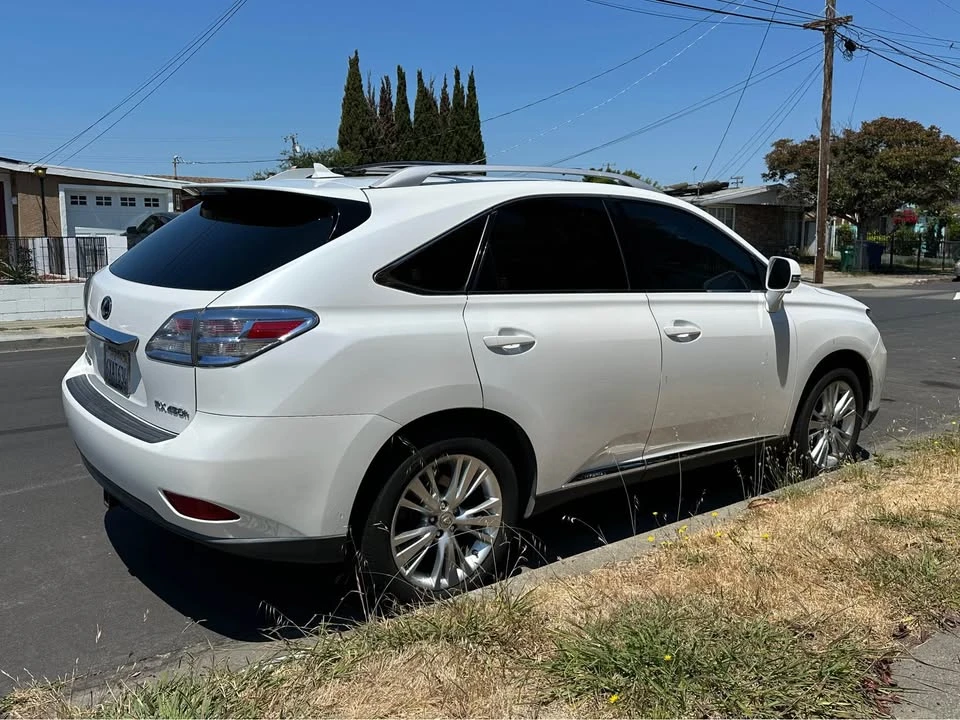 2010 Lexus RX 3rd Gen - Image 4 of 4