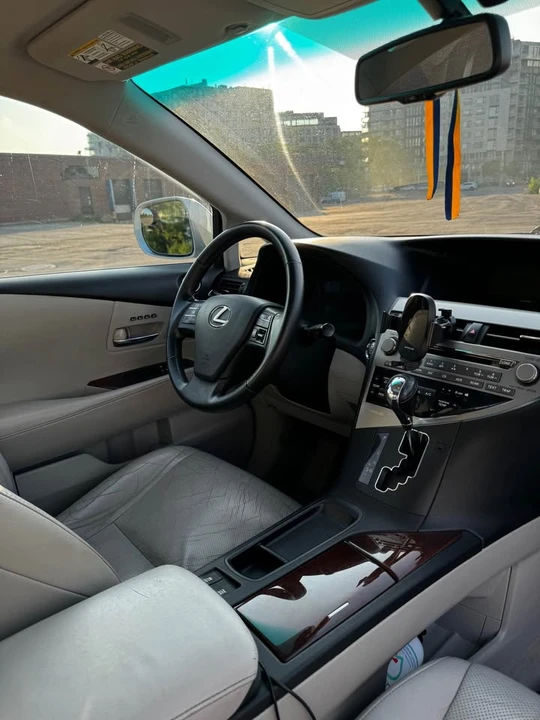2010 Lexus RX 3rd Gen - Image 11 of 12